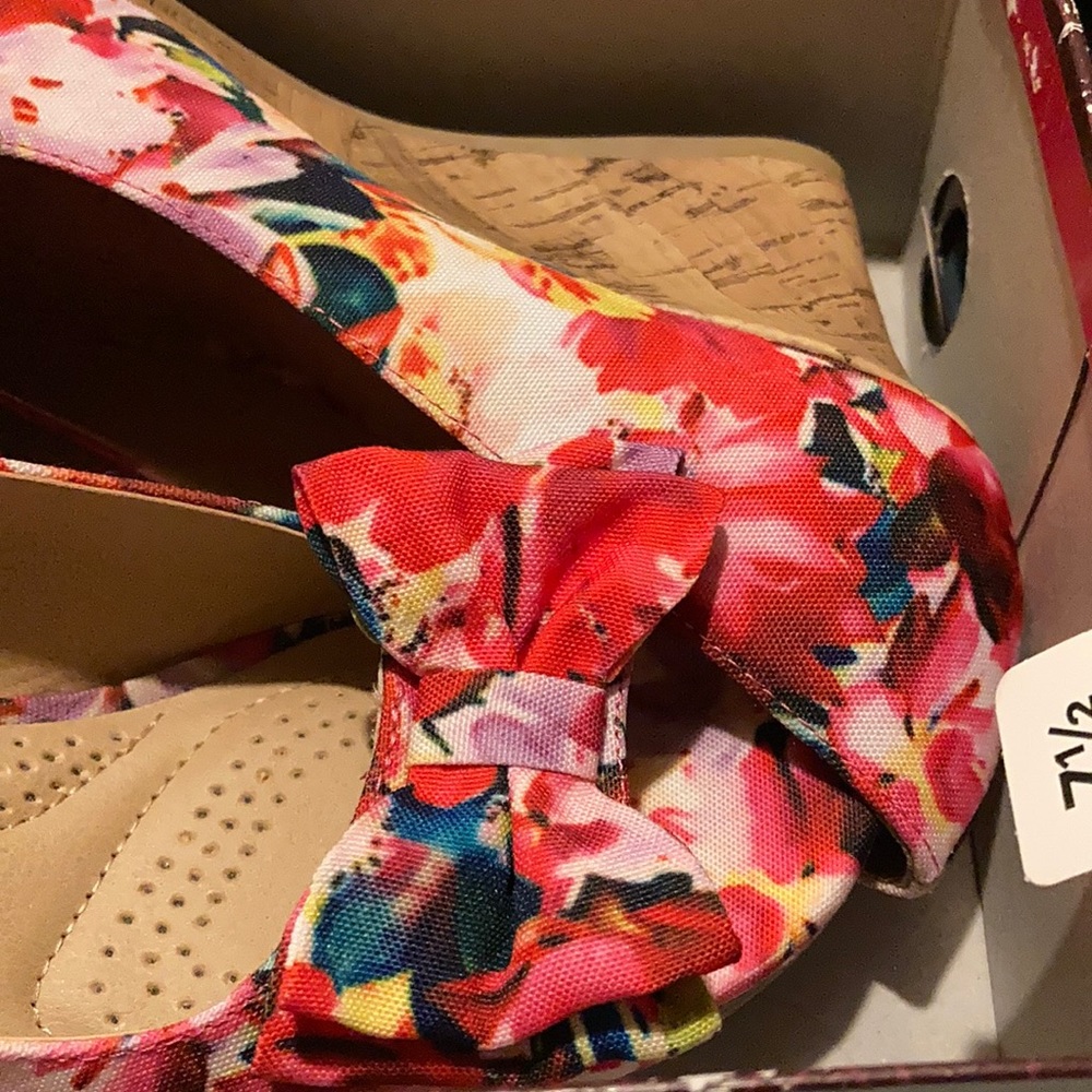 Floral Shoes 7.5